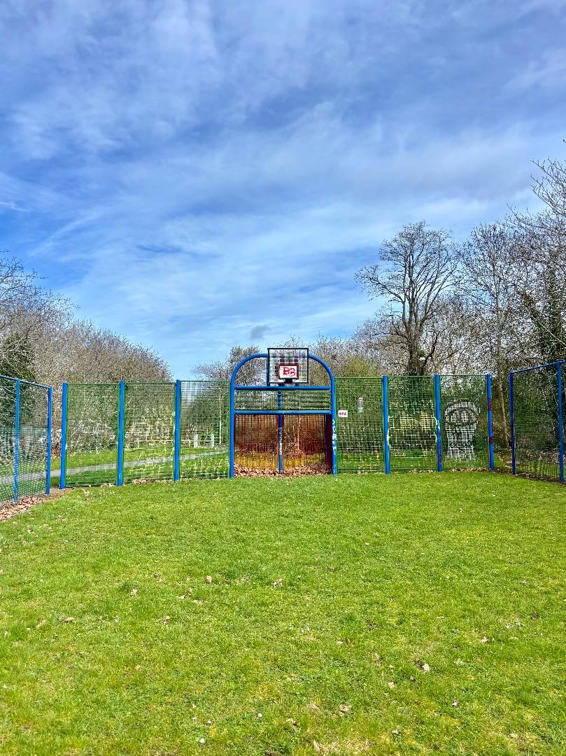 MK Banks Court